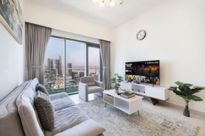 Downtown Luxurious 1BR Near Dubai Mall and Fountain
